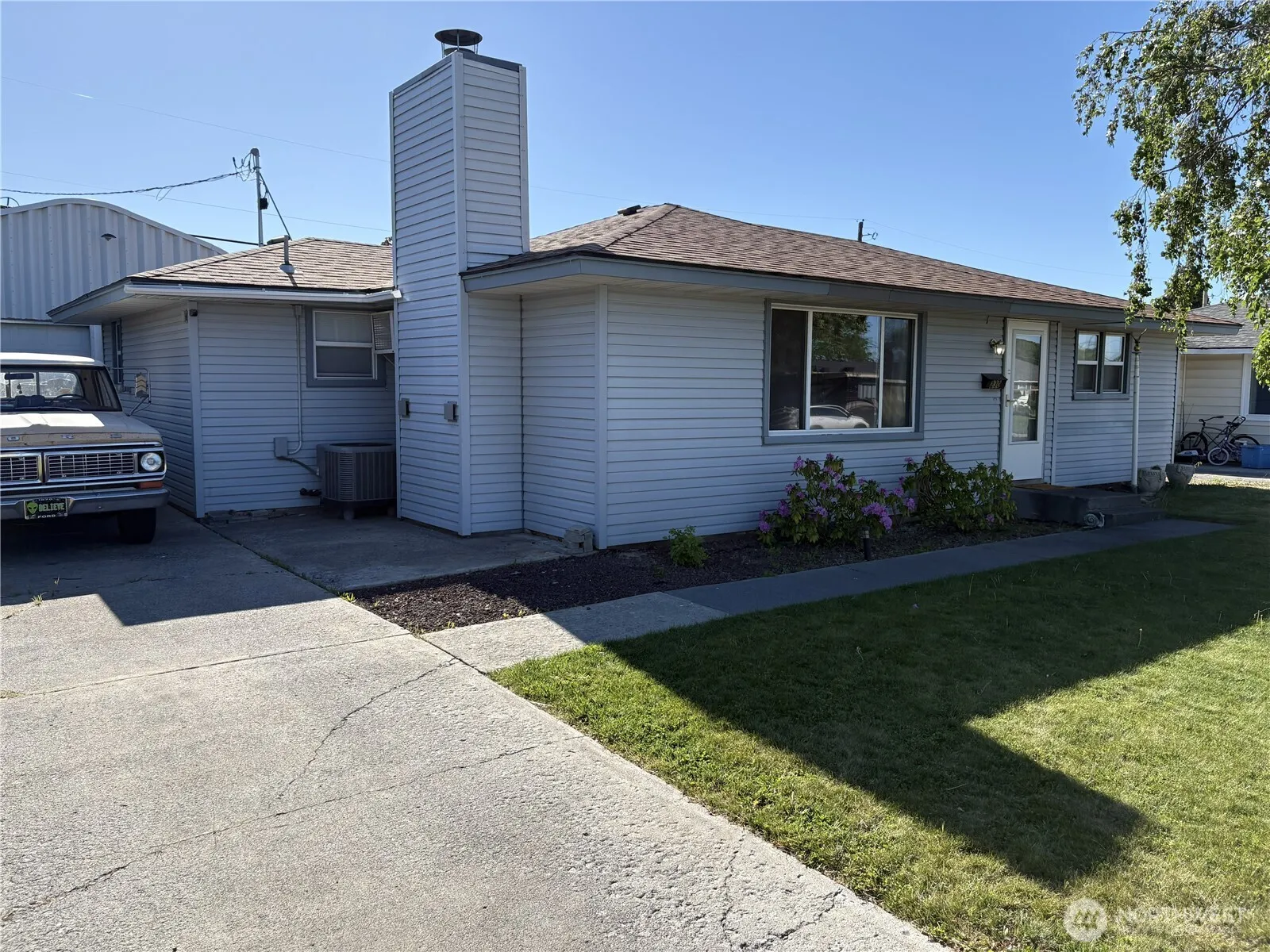 Property photo for 230 Ne Ivy Street, Ephrata