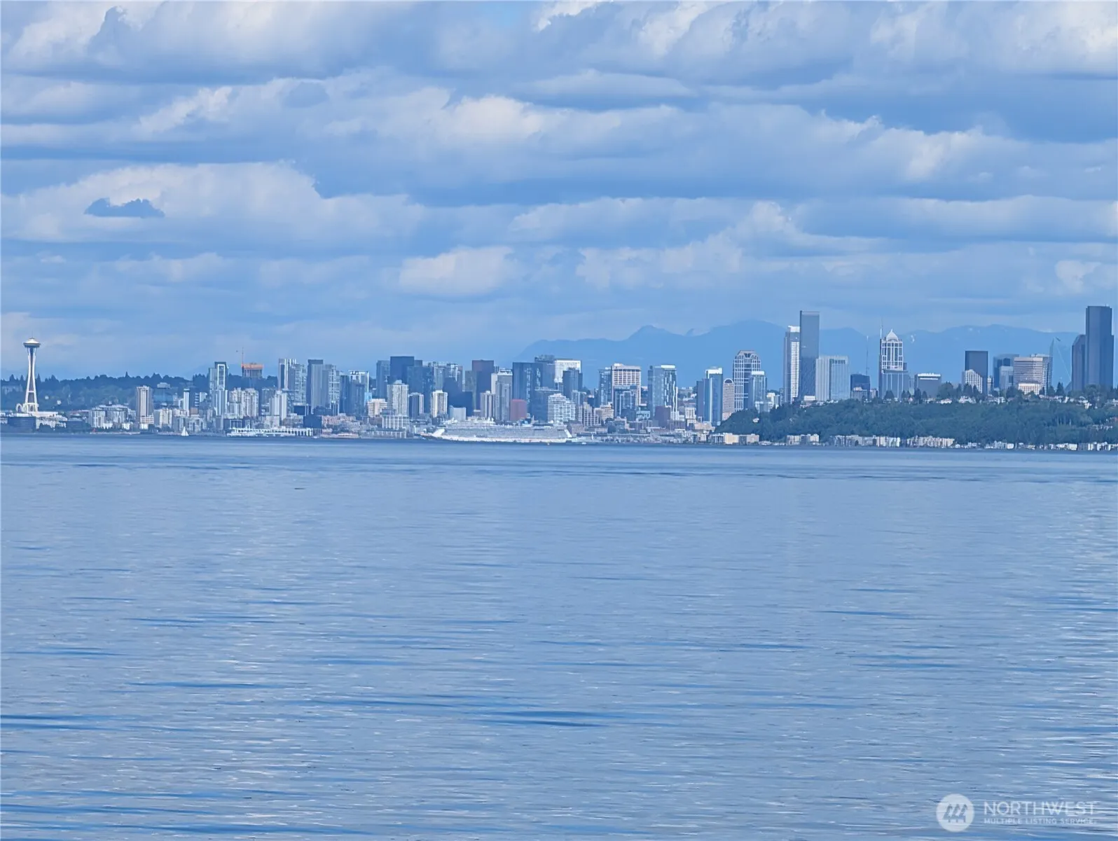 Property photo for 1239 Colchester Drive E, Port Orchard