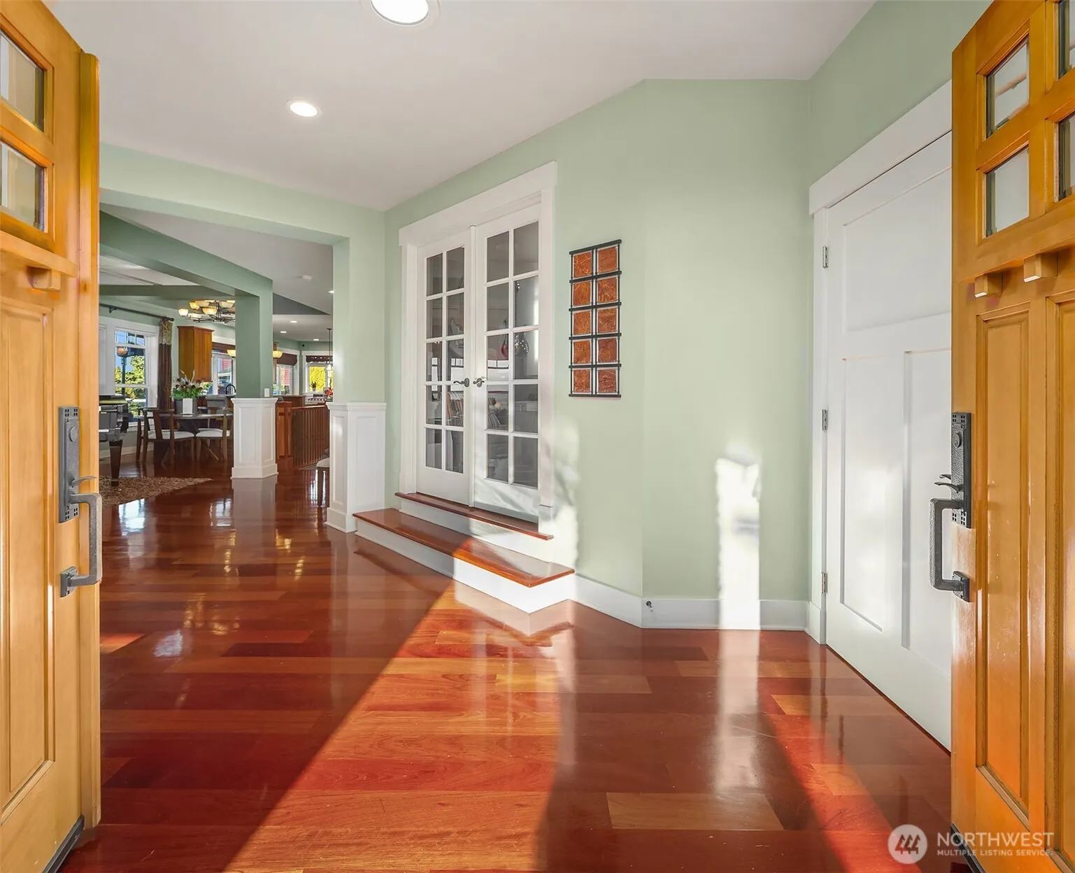 Property photo for 17003 Talbot Road, Edmonds photo 4