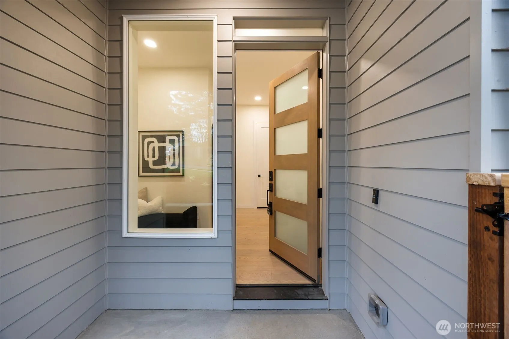 Property photo for 8403 Ne 137th Street, Kirkland photo 4
