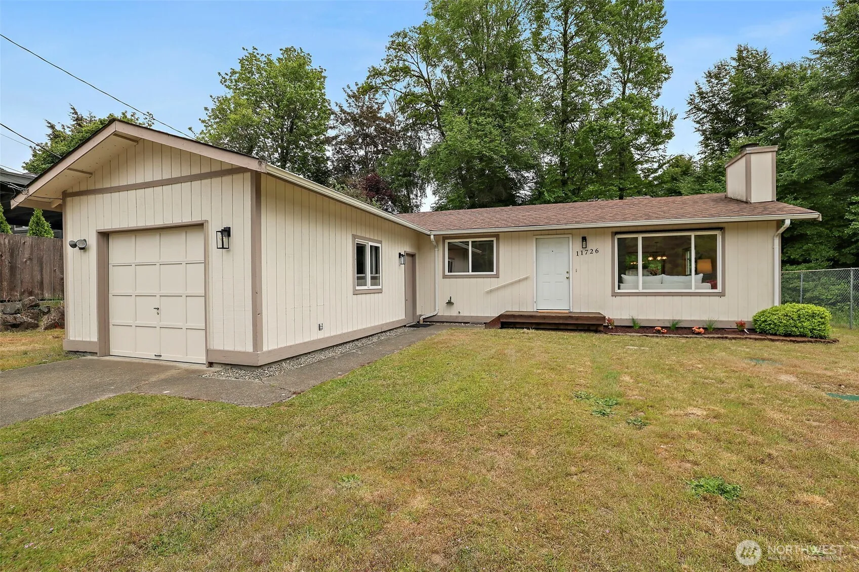 Property photo for 11726 8th Avenue S, Burien photo 2