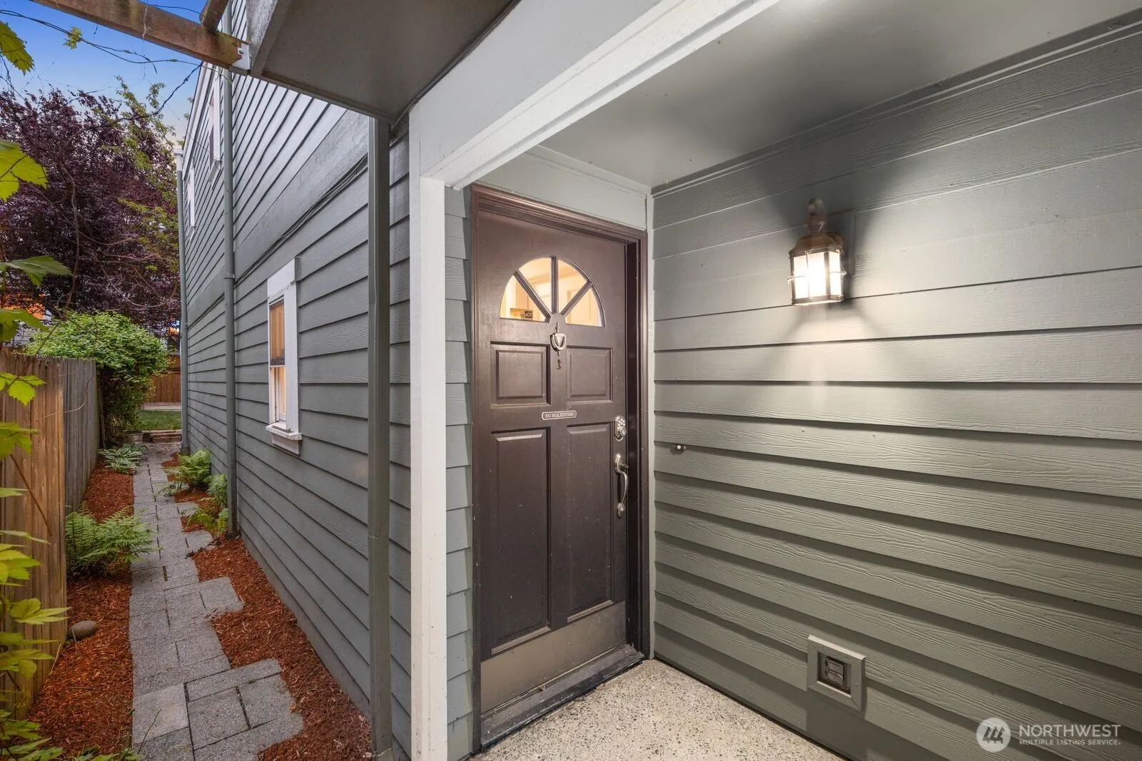 Property photo for 6620 28th Avenue Nw, Seattle photo 2