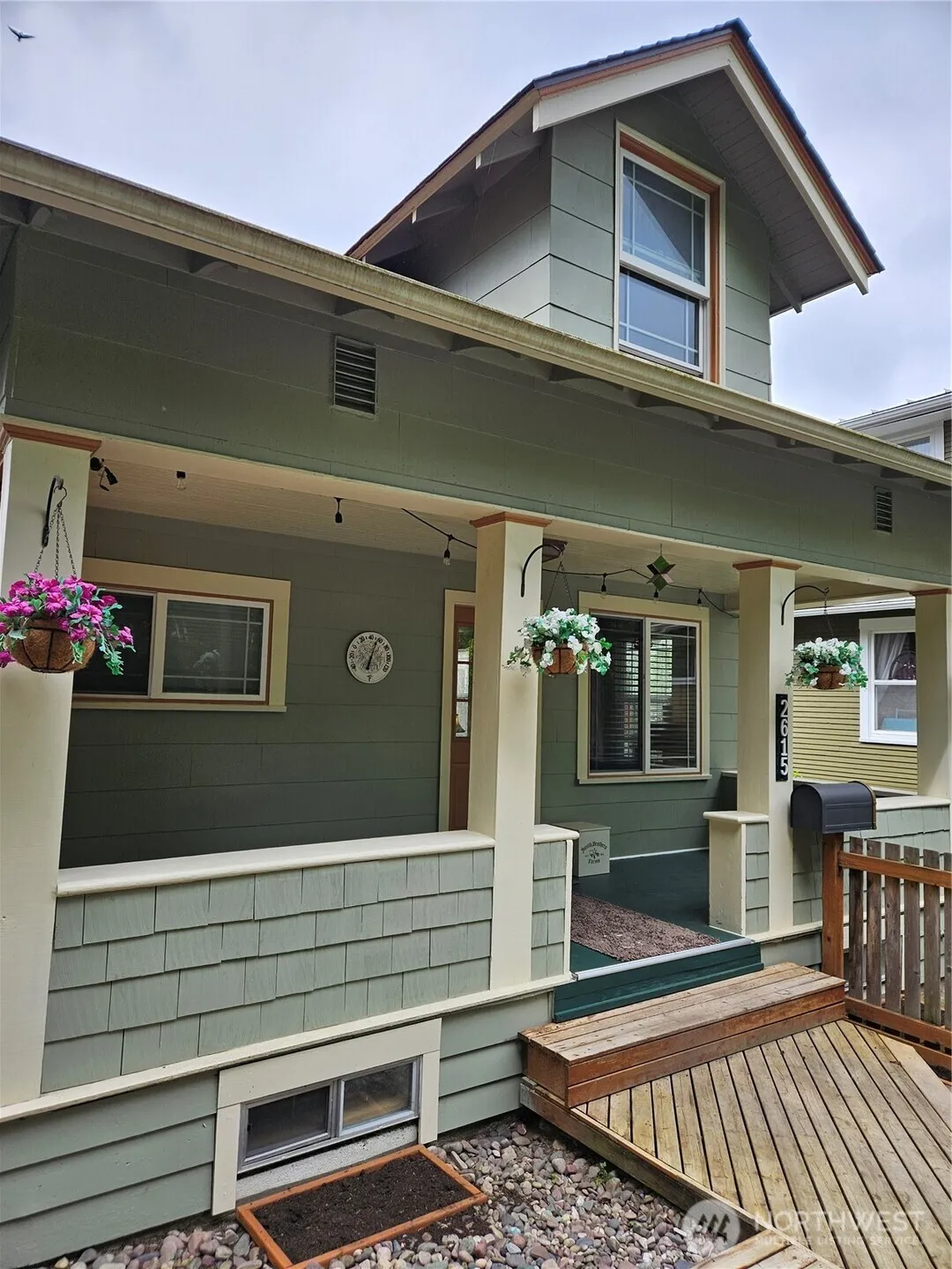 Property photo for 2615 47th Avenue Sw, Seattle photo 4