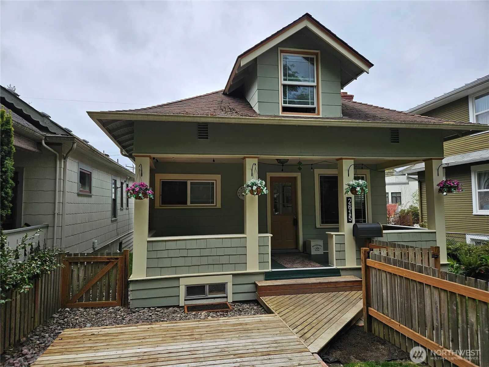 Property photo for 2615 47th Avenue Sw, Seattle photo 3