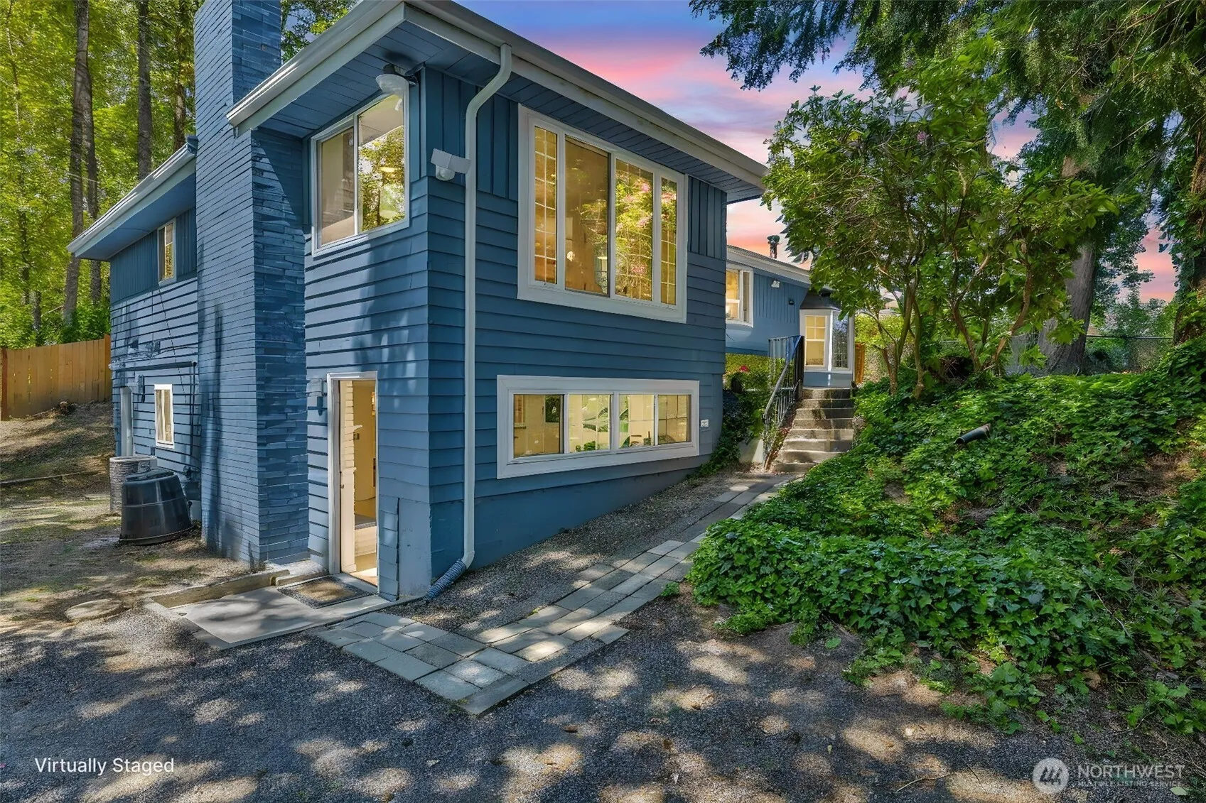 Property photo for 959 Hoquiam Avenue Ne, Renton photo 4