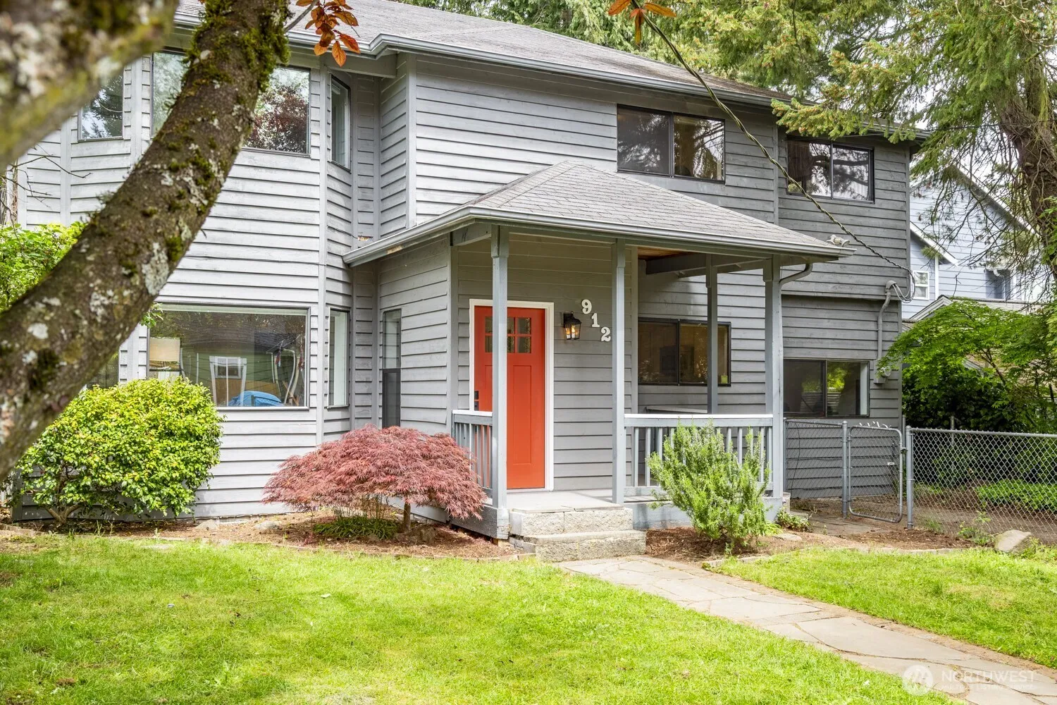 Property photo for 912 Ne 115th Street, Seattle