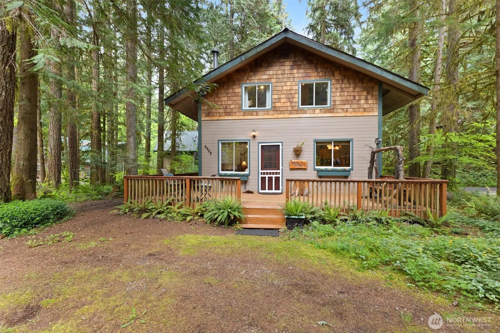 Property photo for 6989 Snoqualmie Place, Glacier
