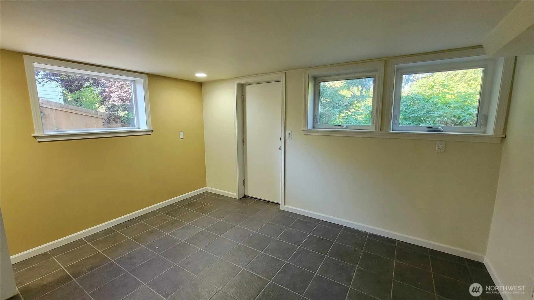 Property photo for 1419 108th Avenue Se, Bellevue photo 4