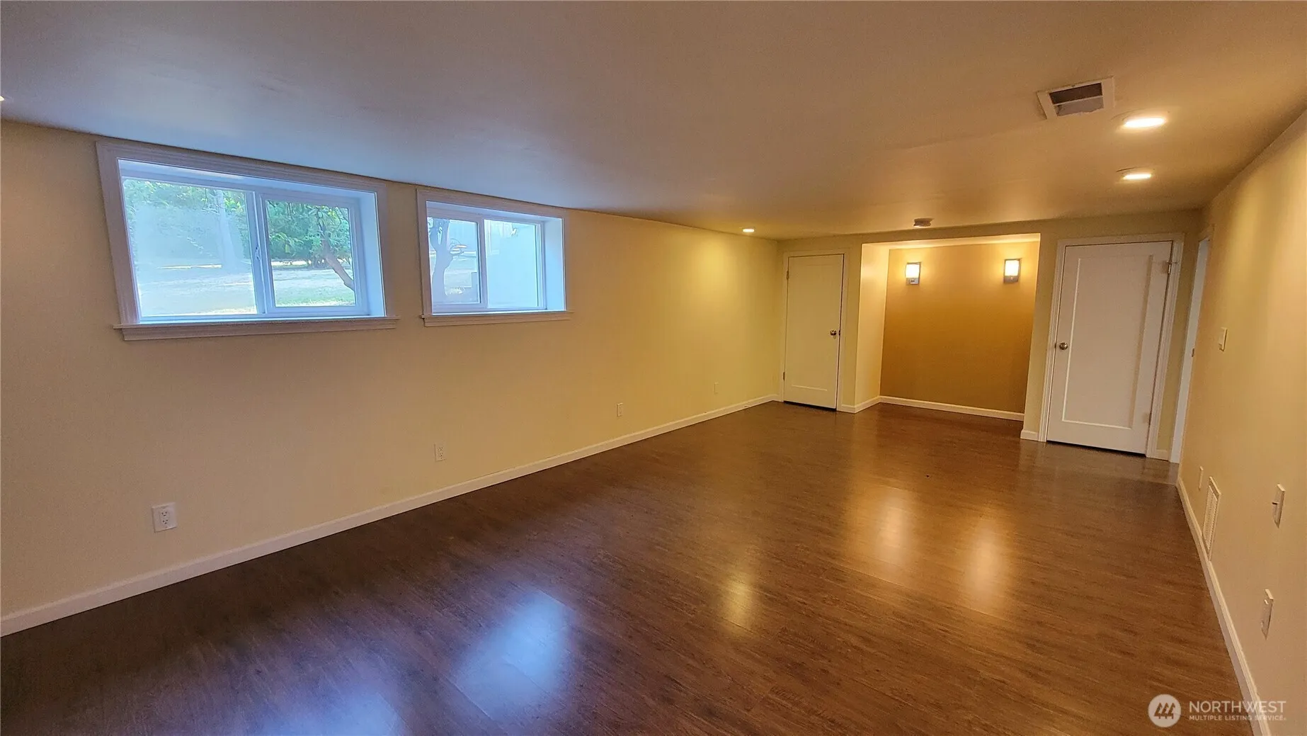 Property photo for 1419 108th Avenue Se, Bellevue photo 3