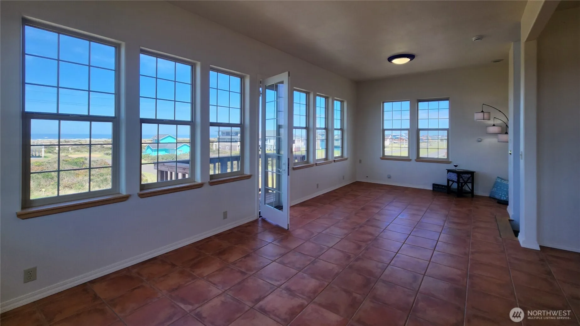 Property photo for 1140 Ocean Shores Boulevard Sw, Ocean Shores photo 5