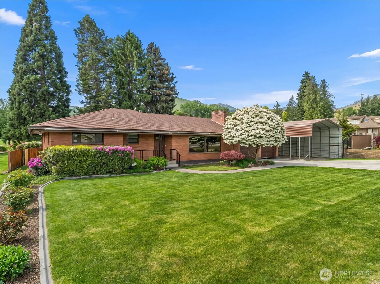 Property photo for 1909 Springwater Avenue, Wenatchee