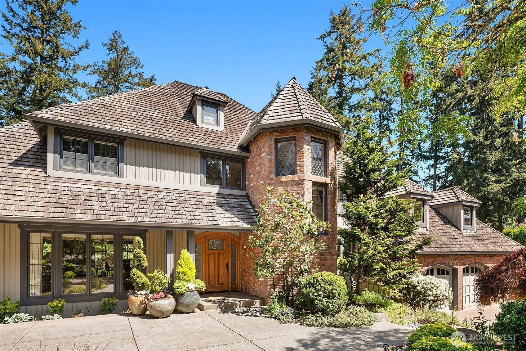 Property photo for 3240 126th Avenue Ne, Bellevue, WA 98005