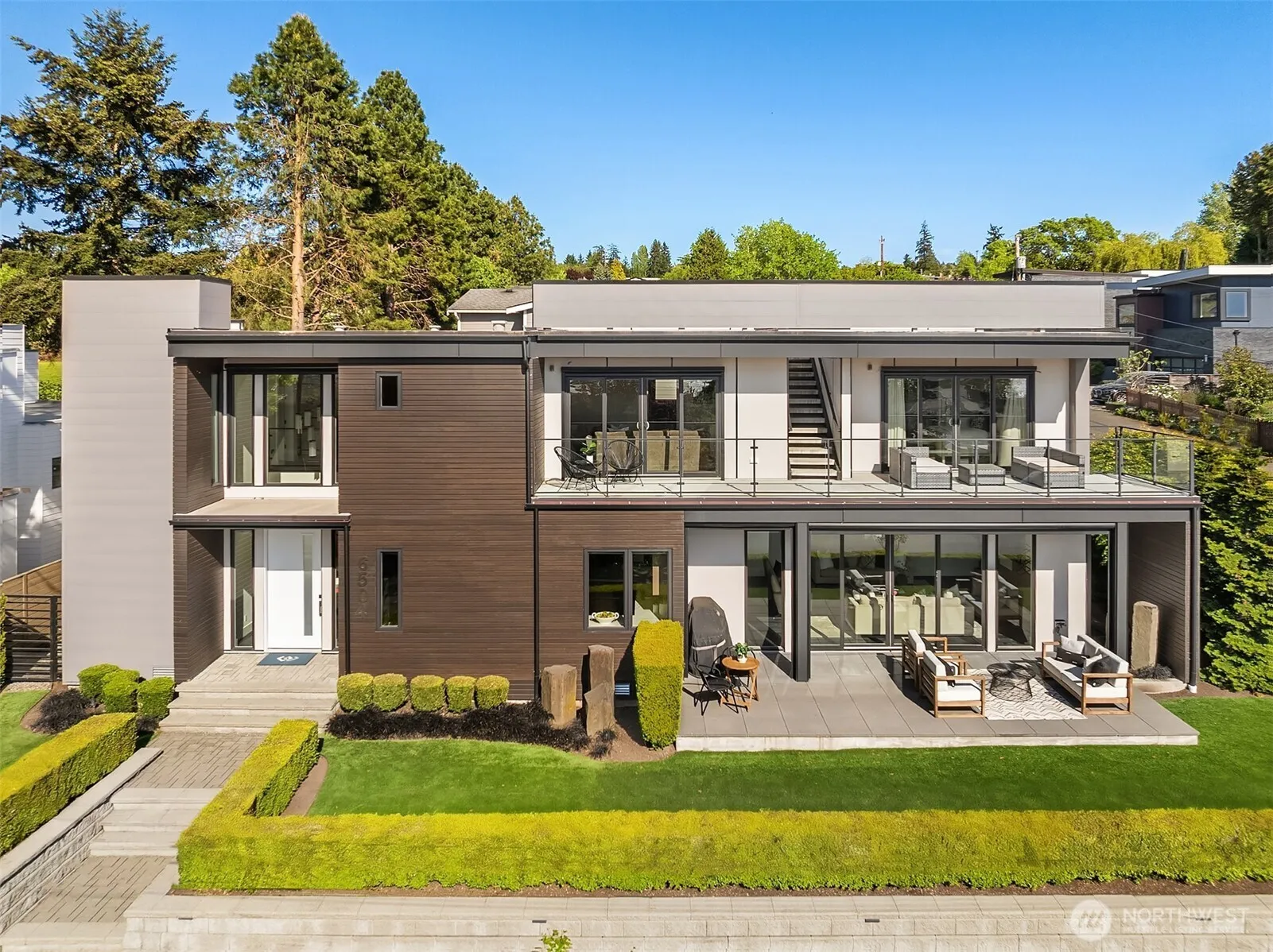 Property photo for 6504 103rd Avenue Ne, Kirkland, WA 98033