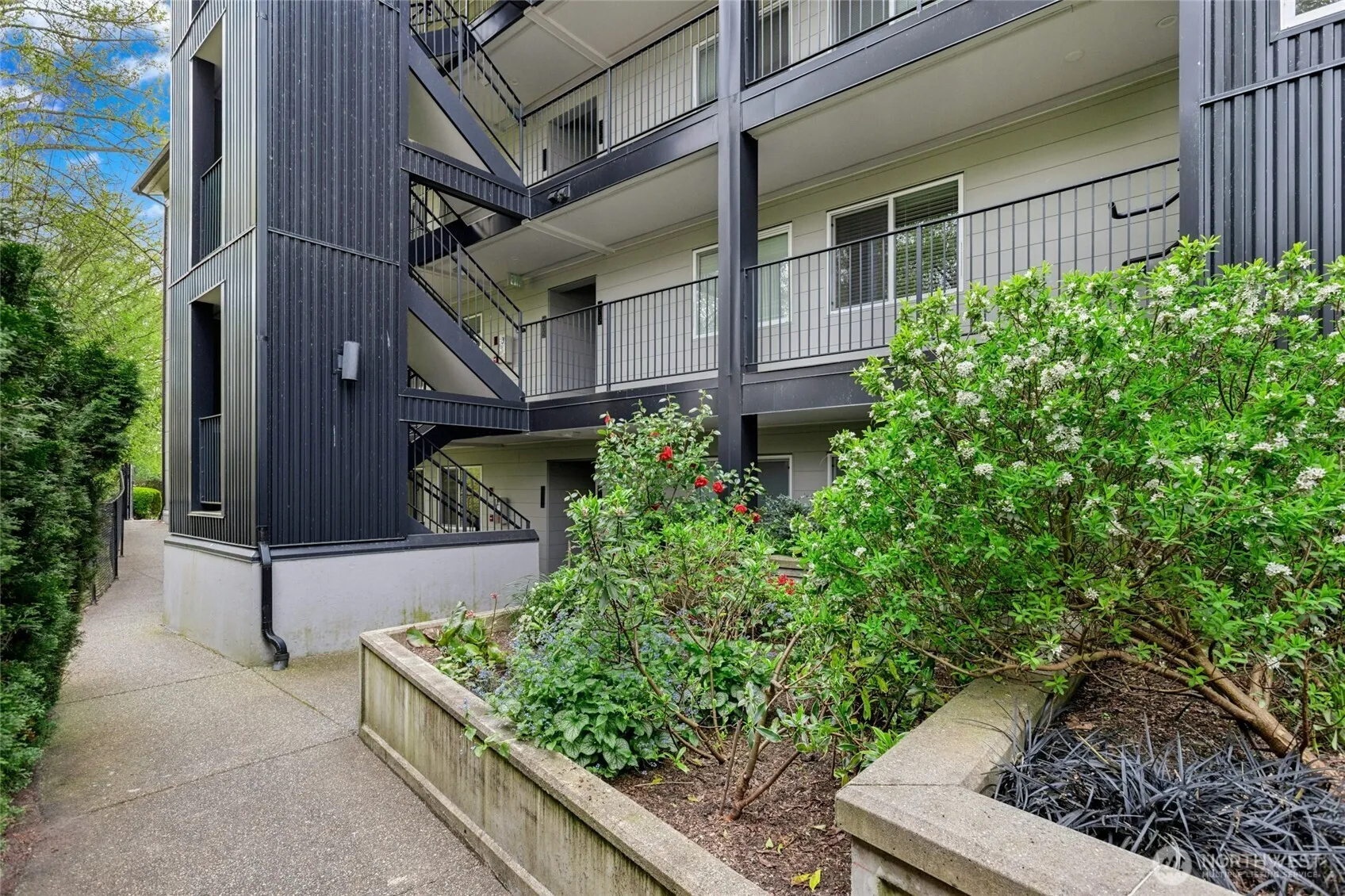 Property photo for 9201 Ne Juanita Drive #202, Kirkland photo 5