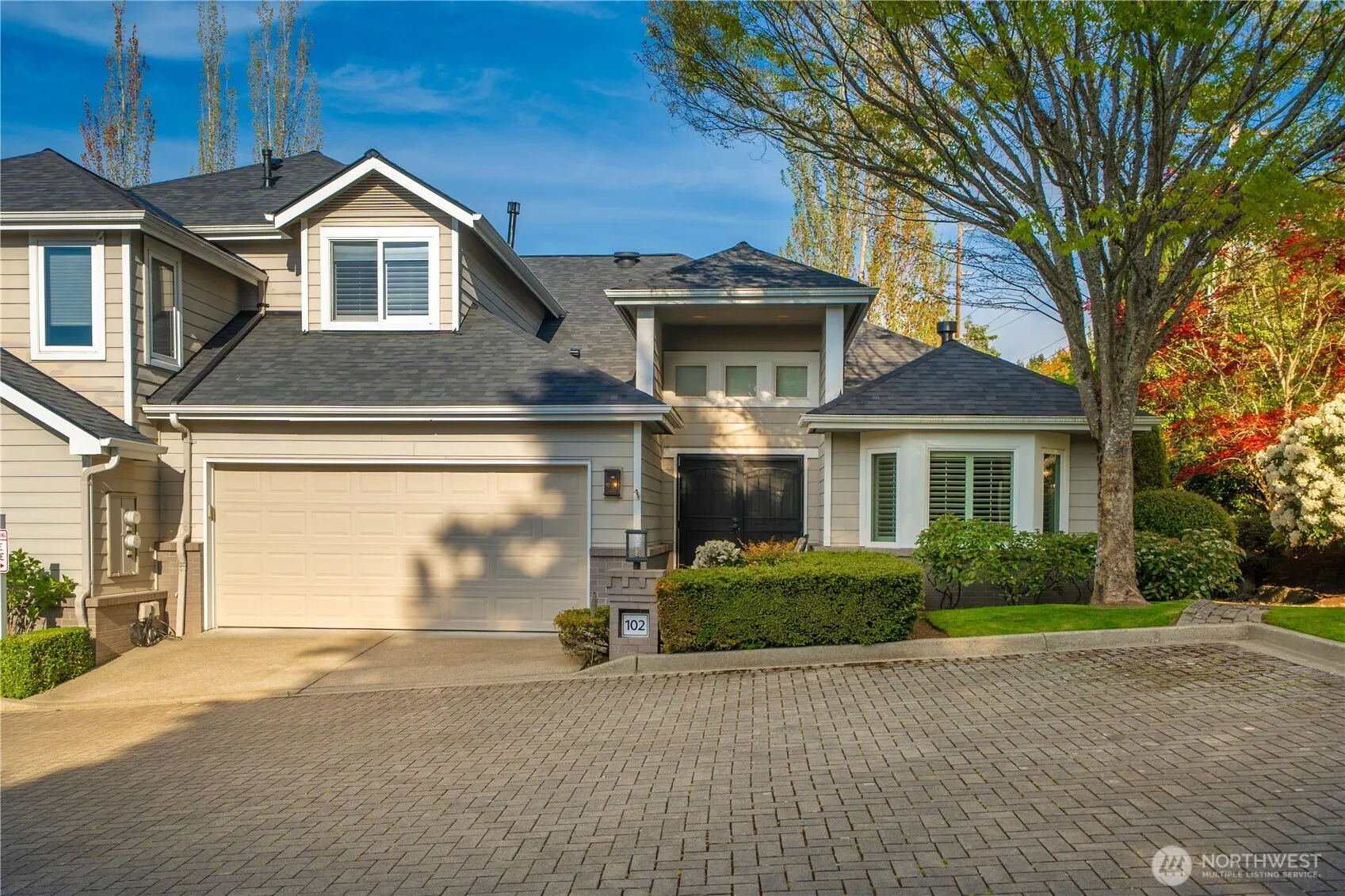 102 8th Lane #102, Kirkland