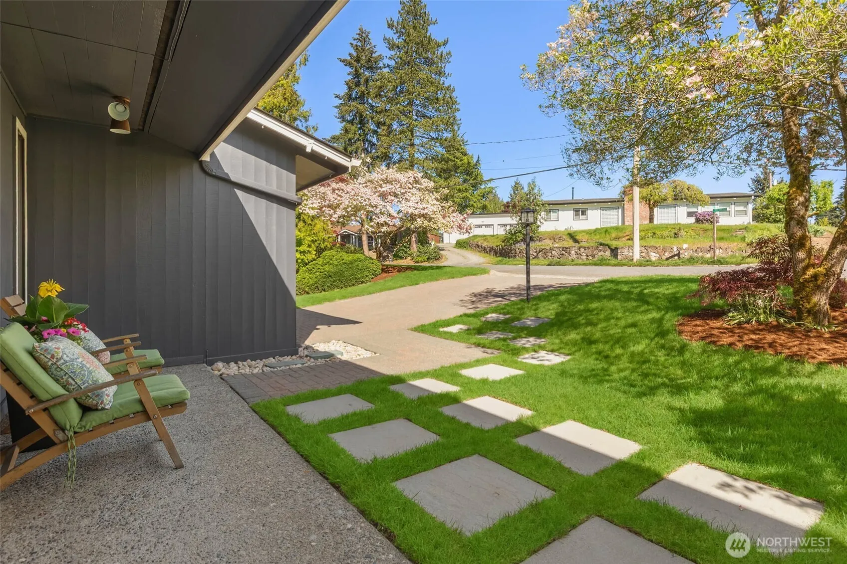 Property photo for 6311 121 Avenue Se, Bellevue photo 3