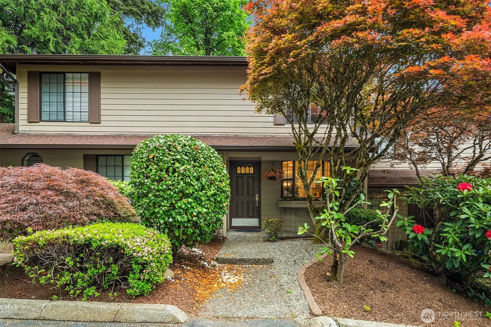 Property photo for 13706 Ne 85th Street, Redmond photo 2