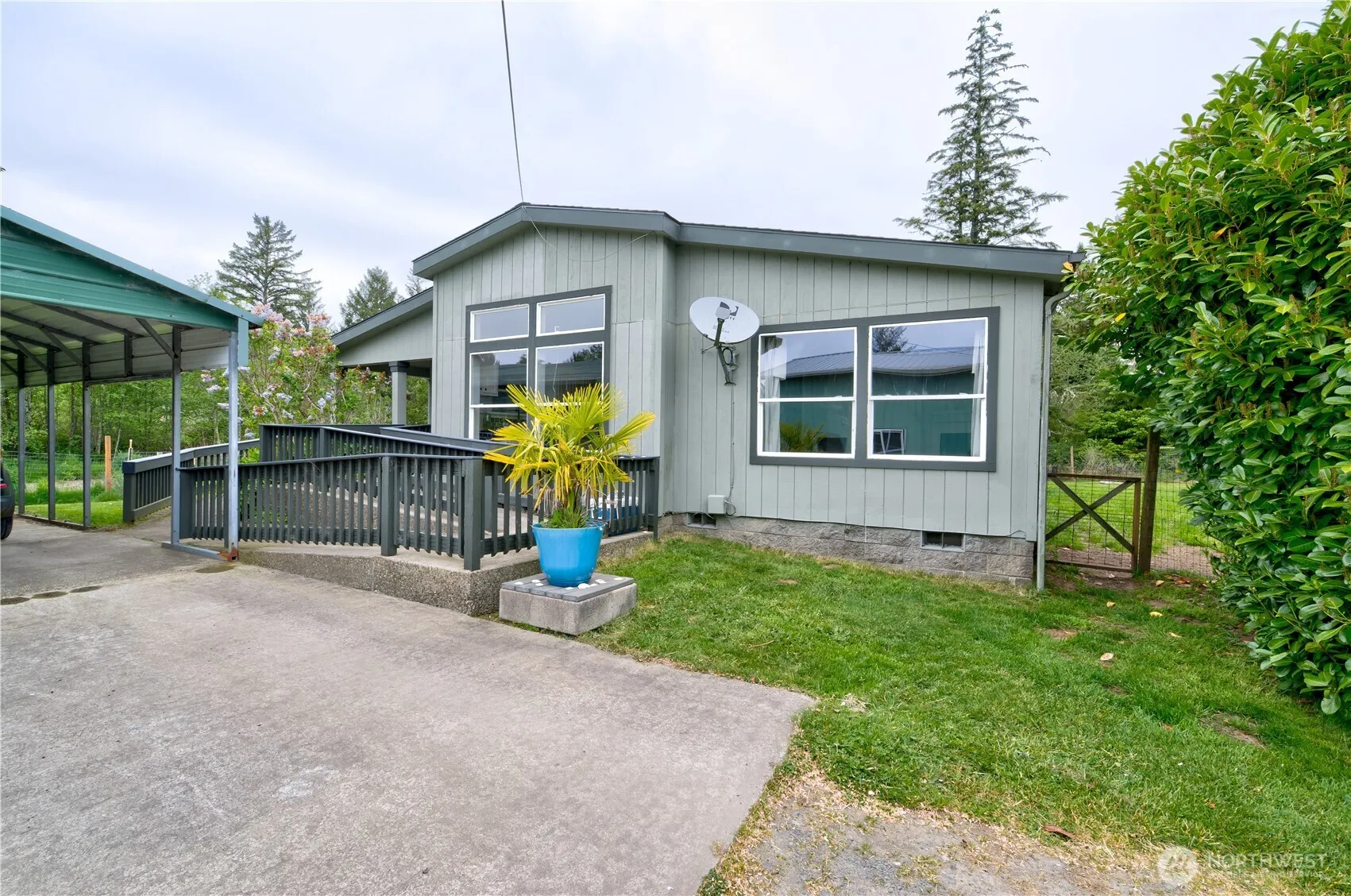Property photo for 10419 Sandridge Road Se, Long Beach