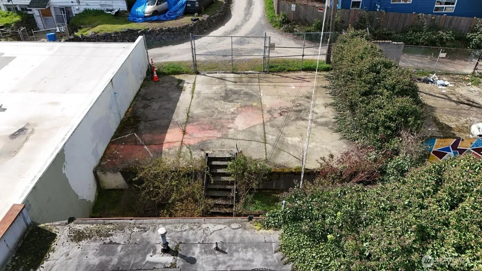 Property photo for 10311 Aurora Avenue N, Seattle photo 4