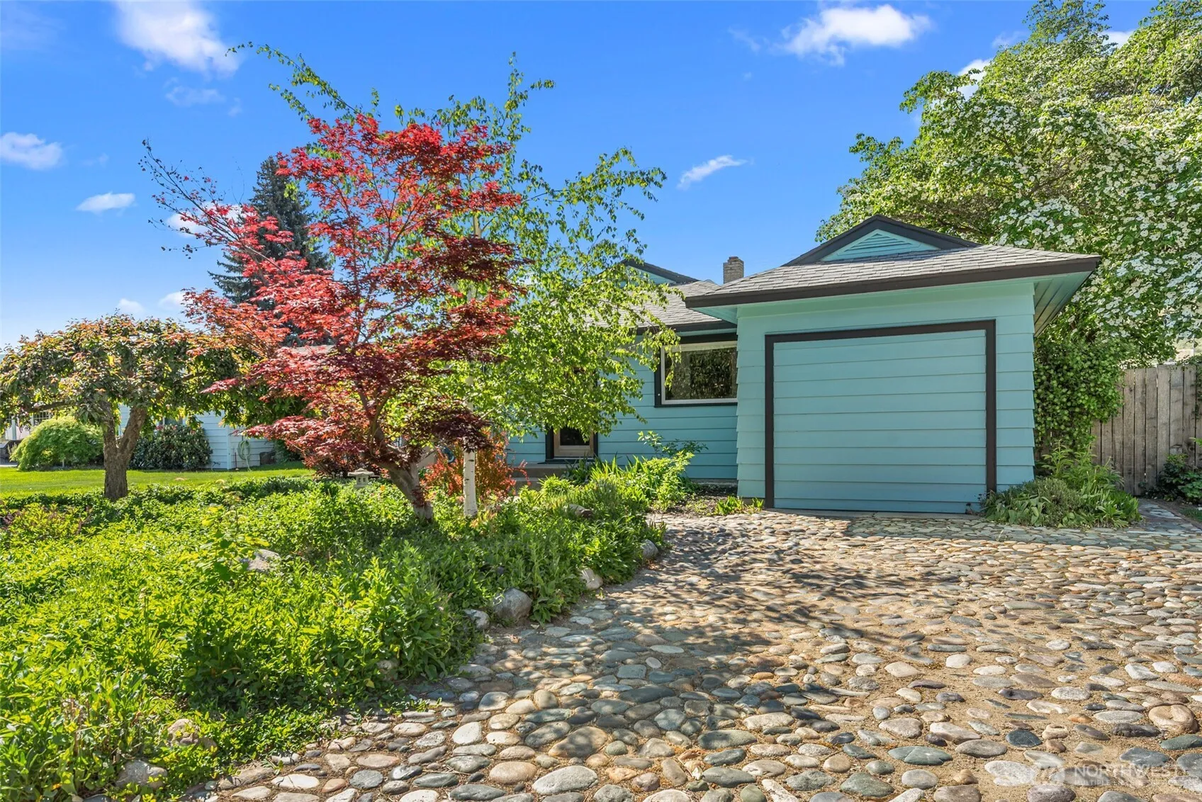 Property photo for 229 W Allen Avenue, Chelan photo 2