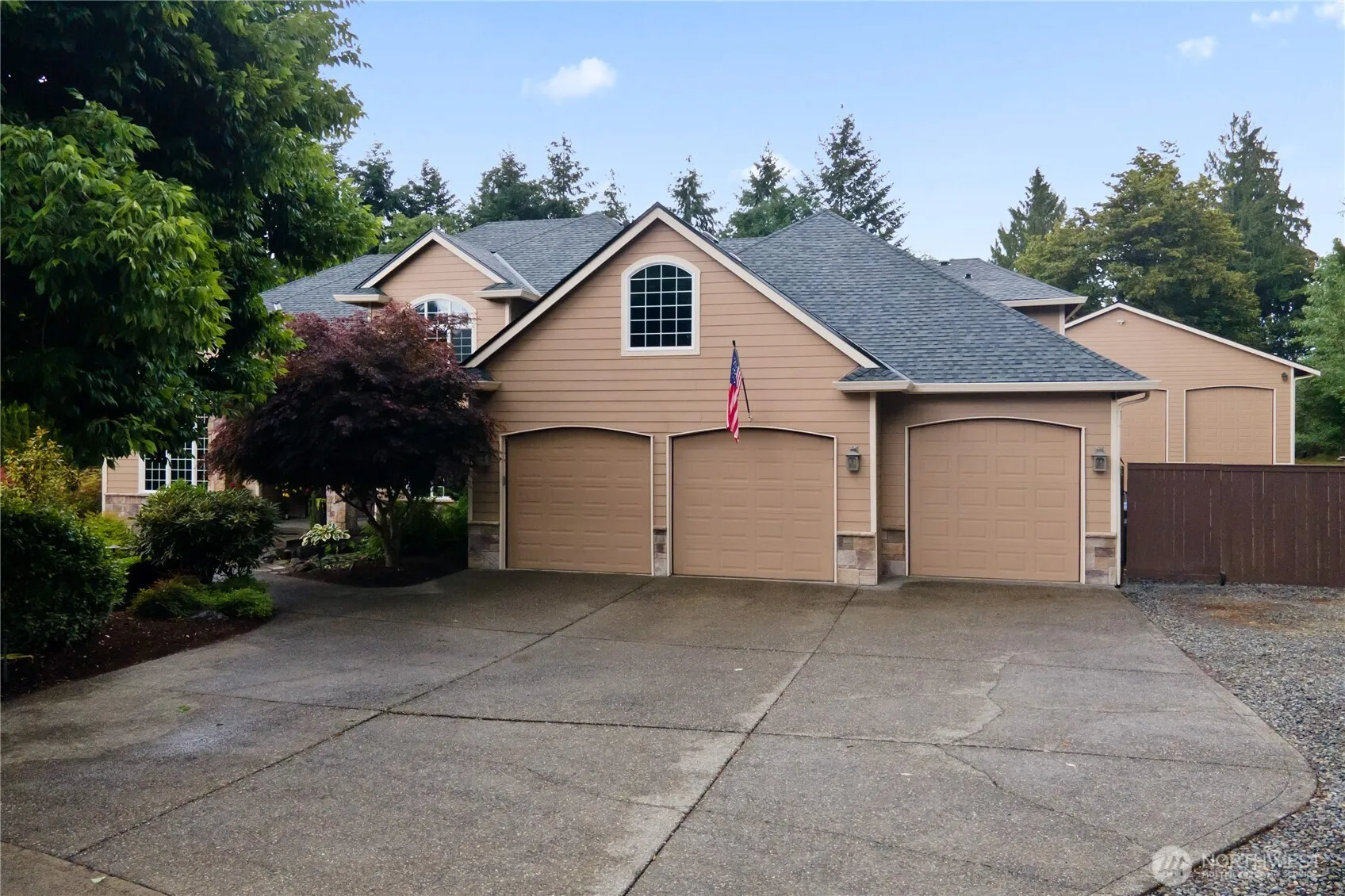 Property photo for 15827 33rd Avenue Ct E, Tacoma photo 3