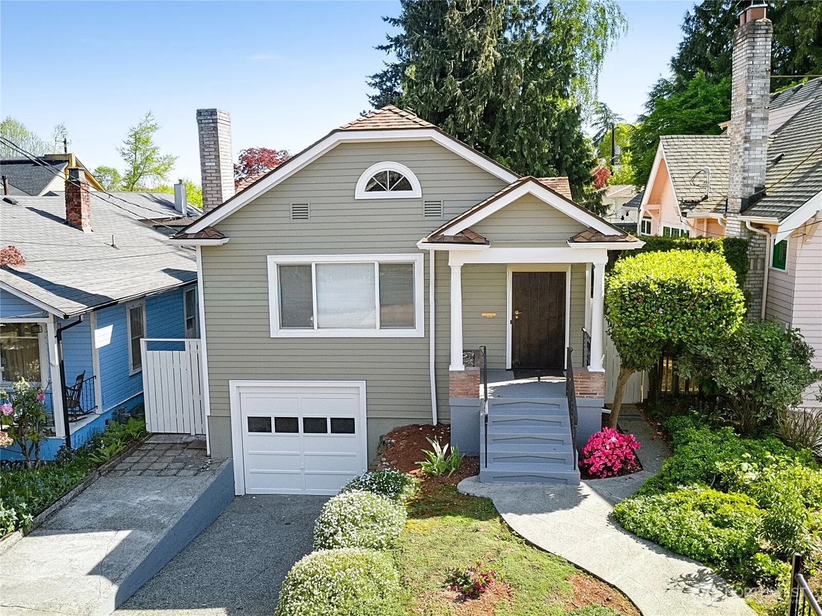 Property photo for 939 N 83rd Street, Seattle photo 3