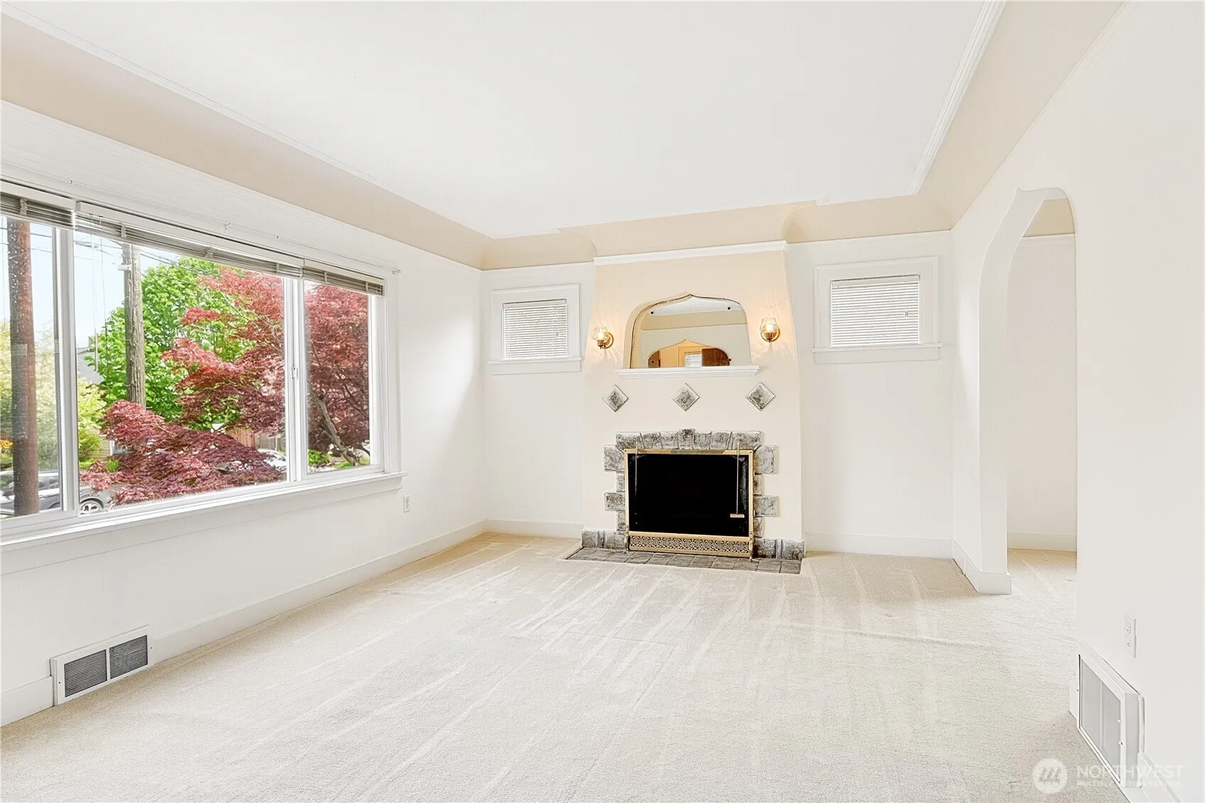 Property photo for 939 N 83rd Street, Seattle photo 4