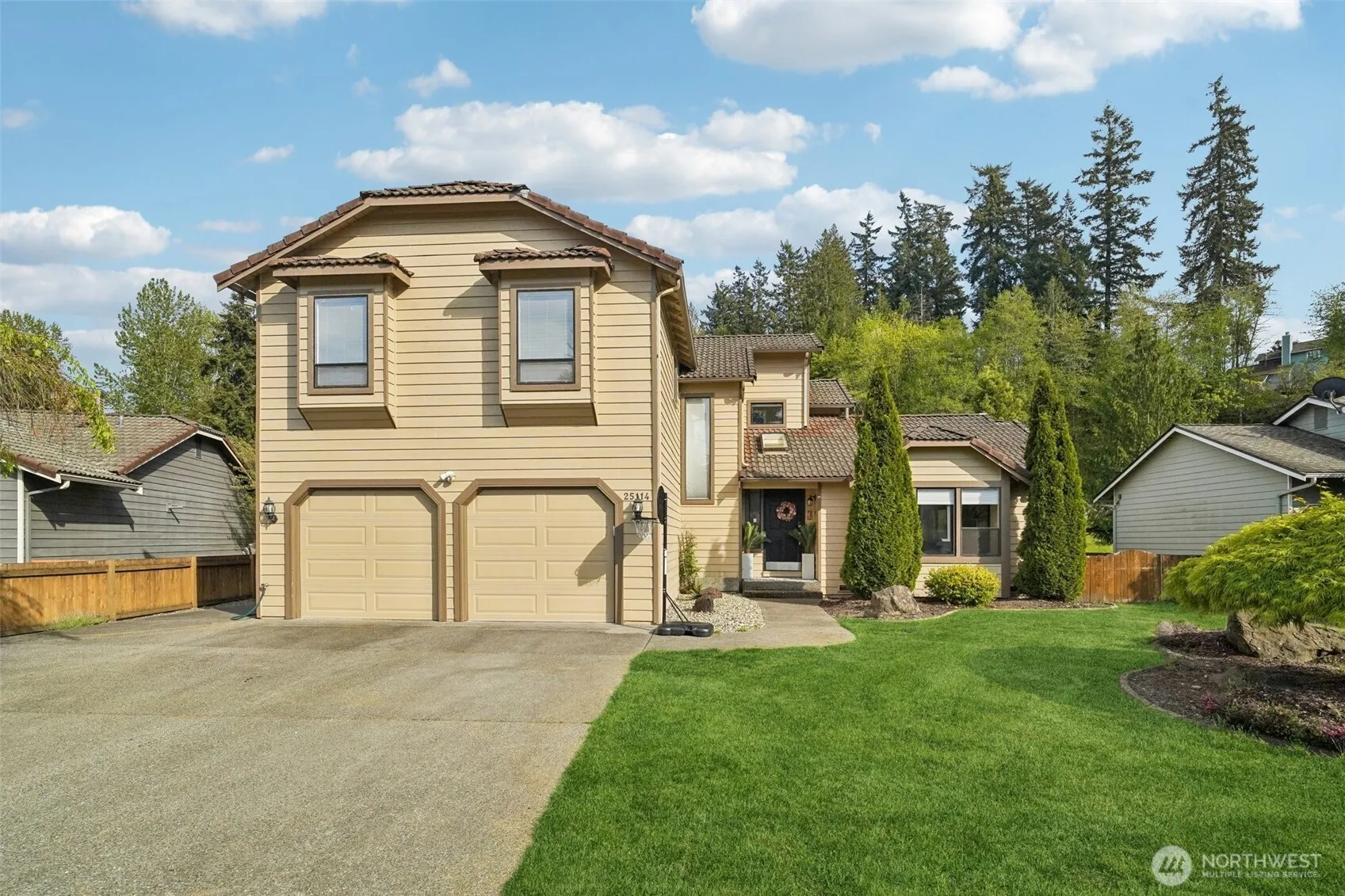 Property photo for 25114 Lake Wilderness Country Club Drive Se, Maple Valley