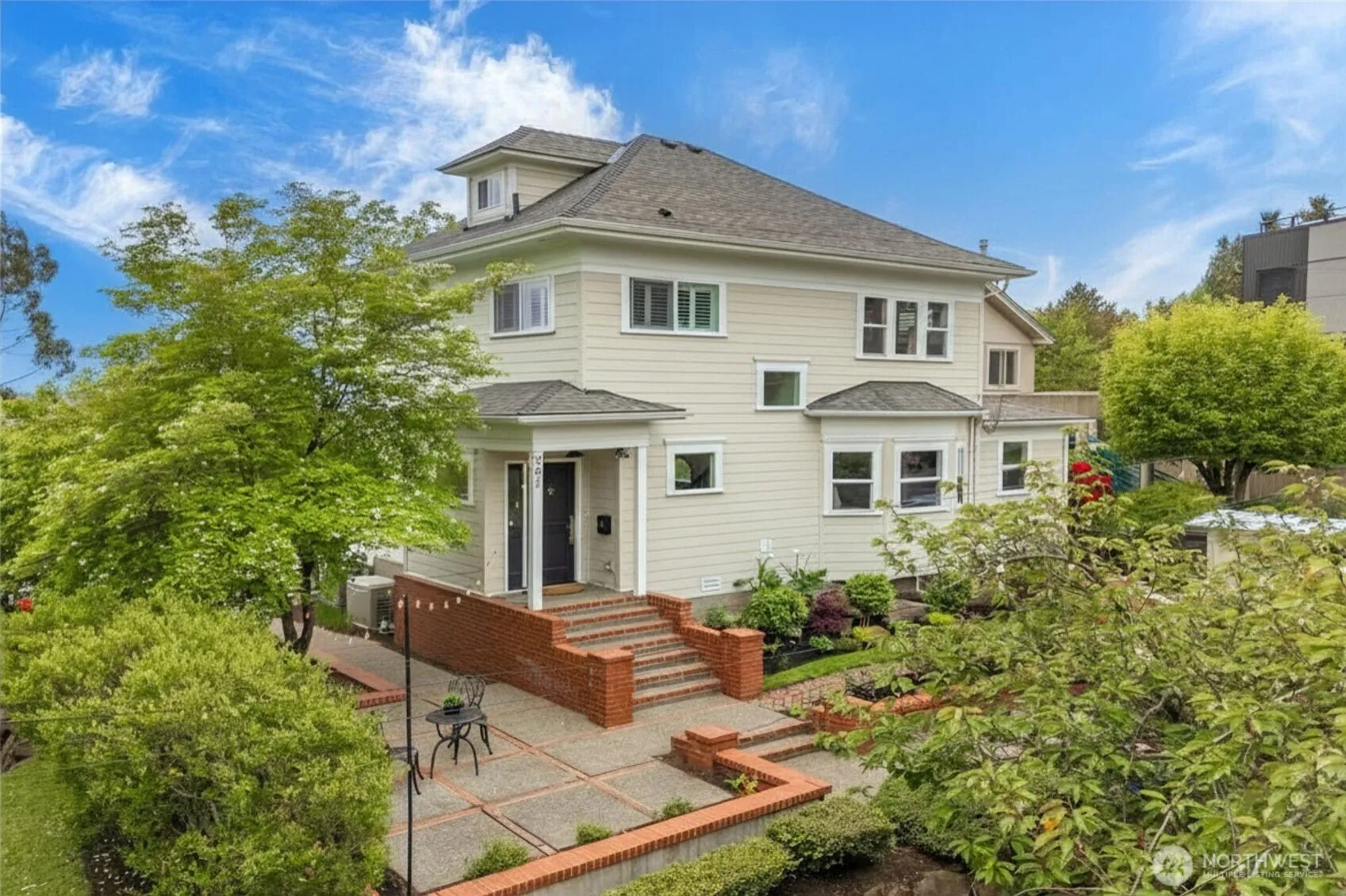 Property photo for 321 Lee Street, Seattle