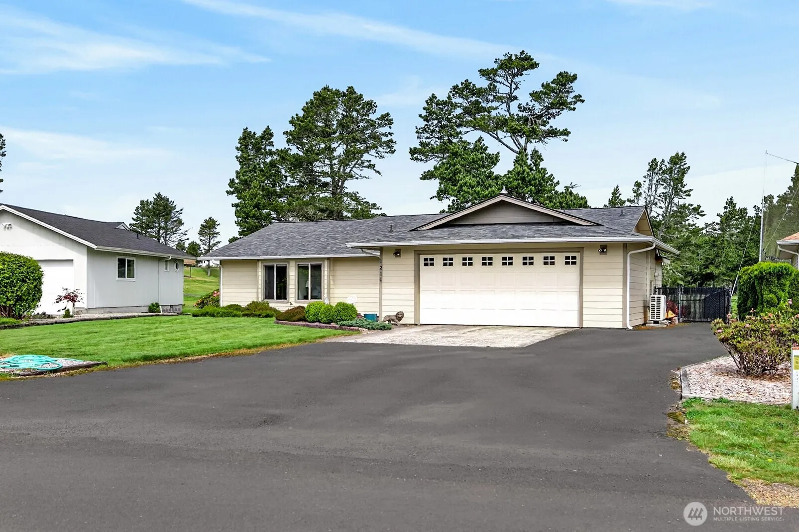 Property photo for 1211 314th Place, Ocean Park photo 2
