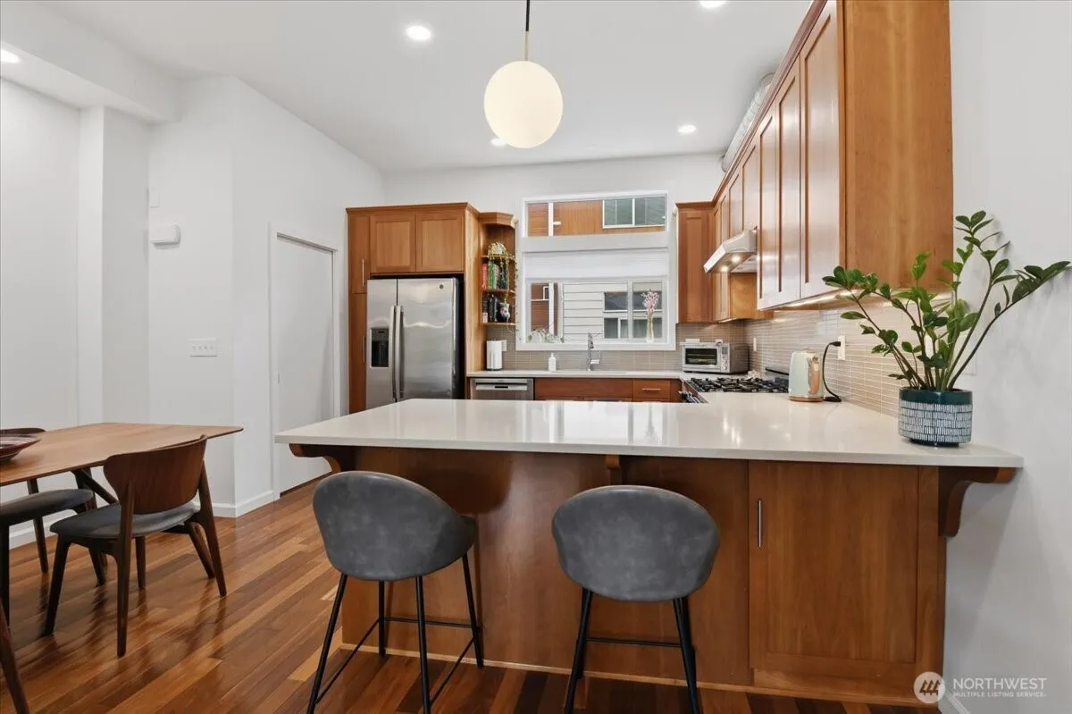 Property photo for 4418 Meridian Avenue N #b, Seattle photo 5