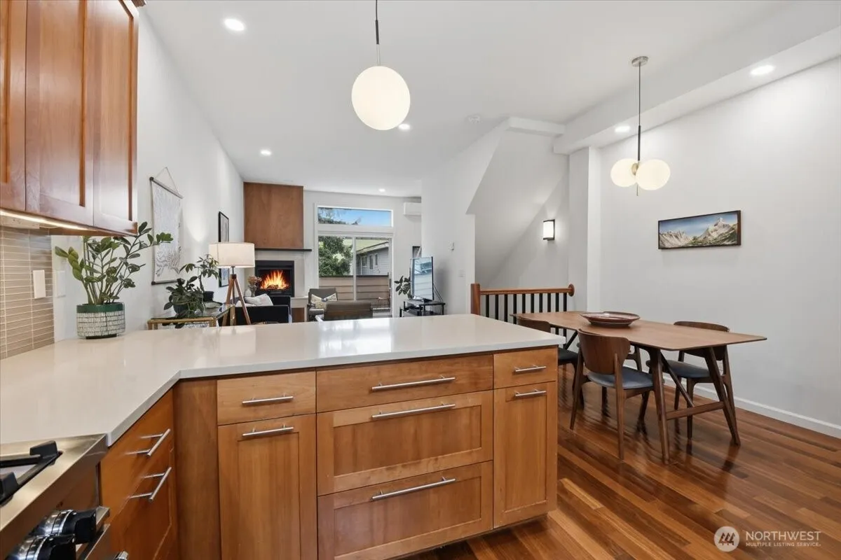 Property photo for 4418 Meridian Avenue N #b, Seattle photo 4