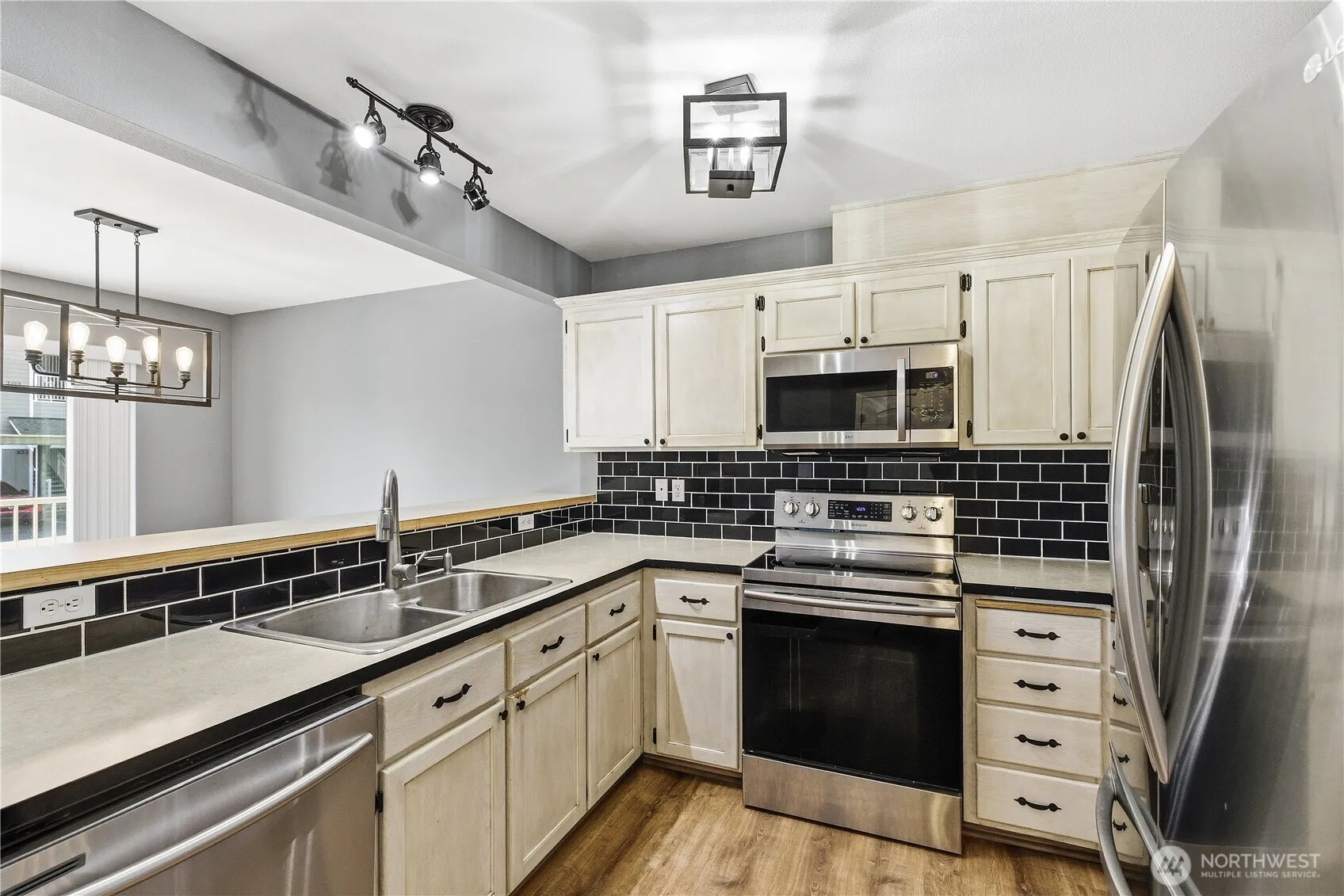 Property photo for 1670 Sw Mulberry Street #b201, Oak Harbor