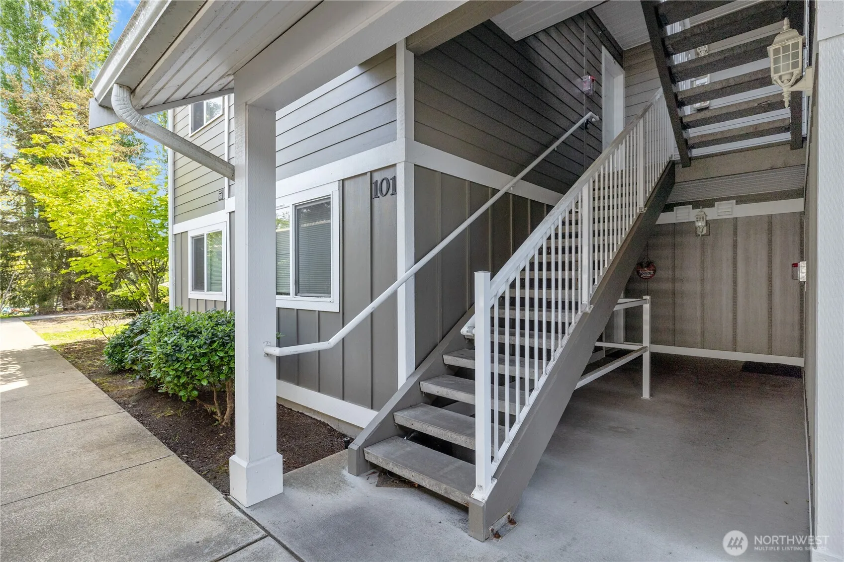 Property photo for 1670 Sw Mulberry Street #b201, Oak Harbor photo 5