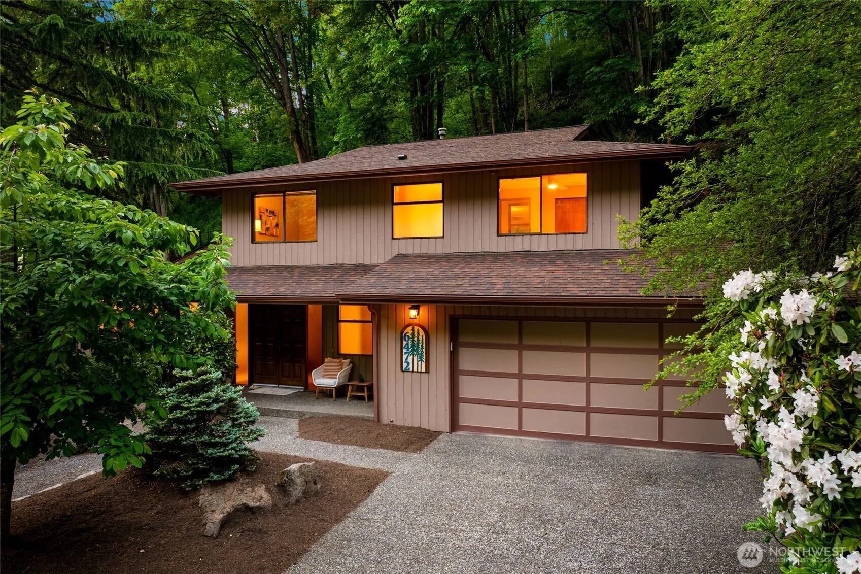 Property photo for 6472 Ne 135th Place, Kirkland photo 2
