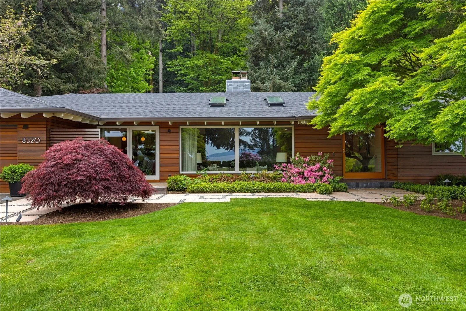 Property photo for 8320 Frederick Place, Edmonds photo 2