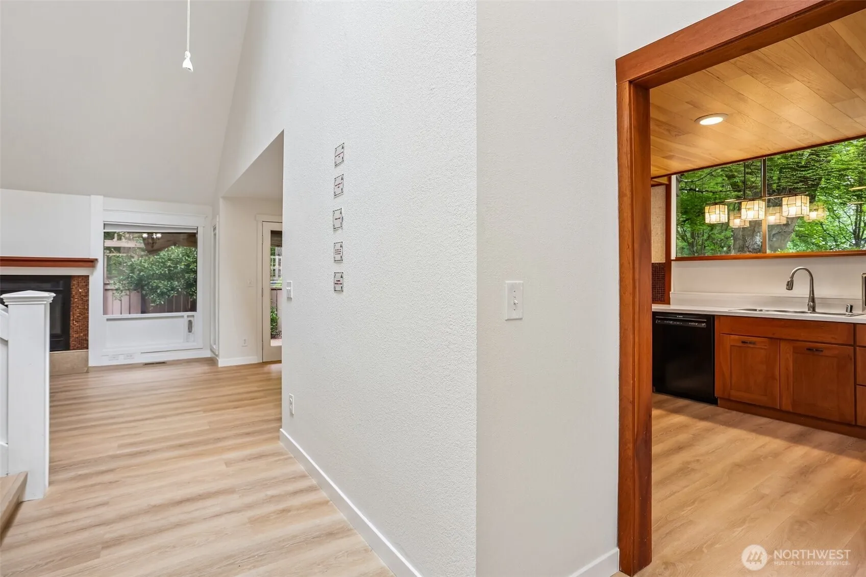Property photo for 1770 159th Avenue Ne, Bellevue photo 5