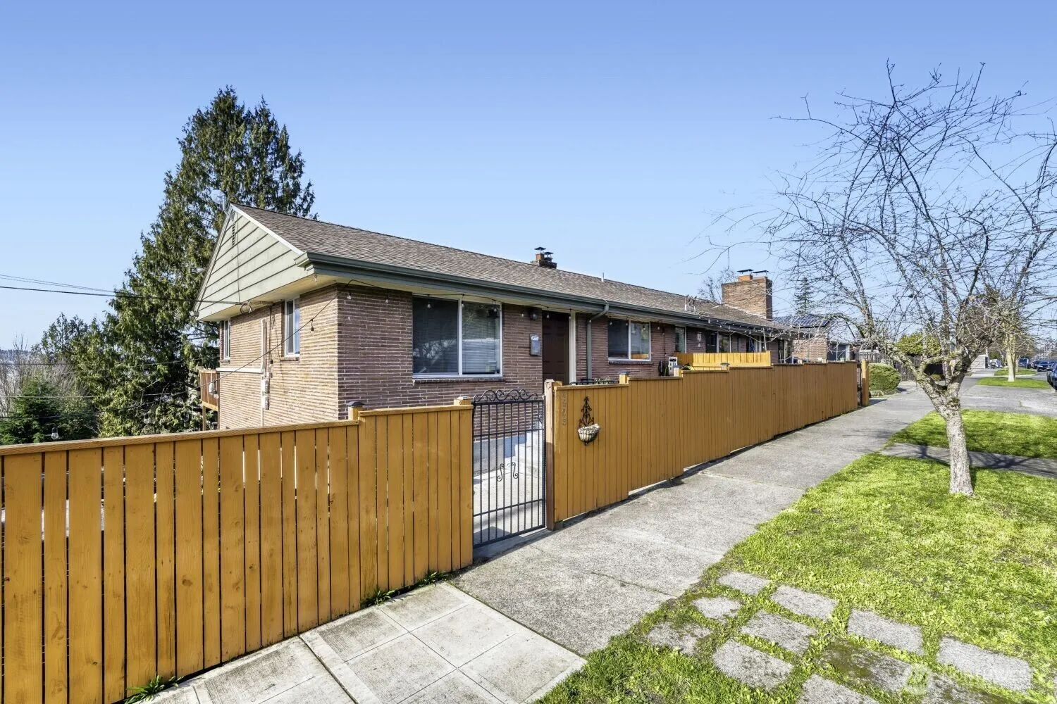 Property photo for 4903 3rd Avenue Nw, Seattle photo 2