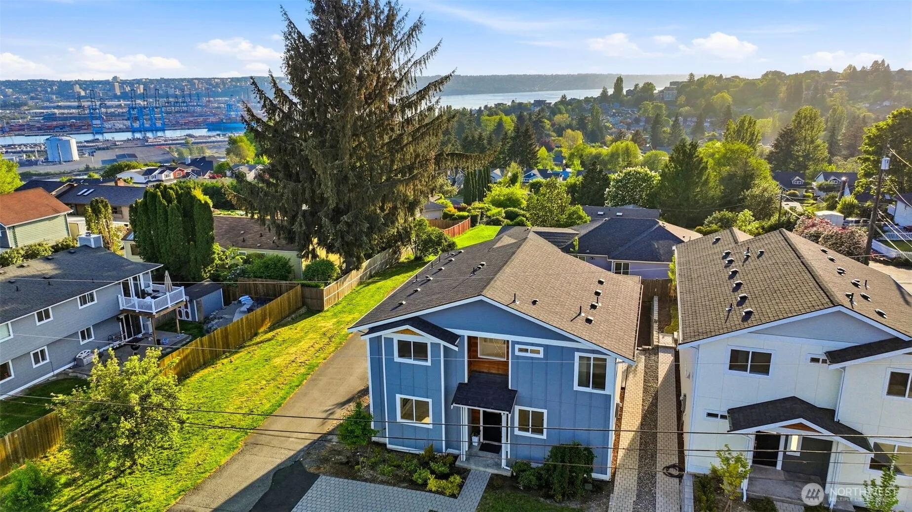 Property photo for 3058 44th Avenue Ne, Tacoma