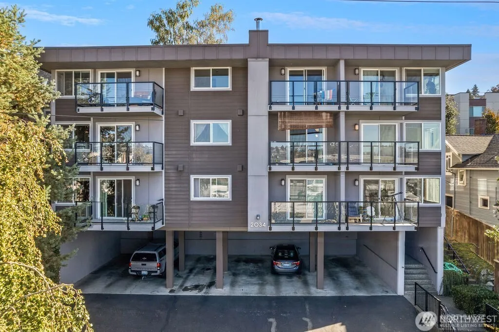 2034 14th Avenue W #104, Seattle