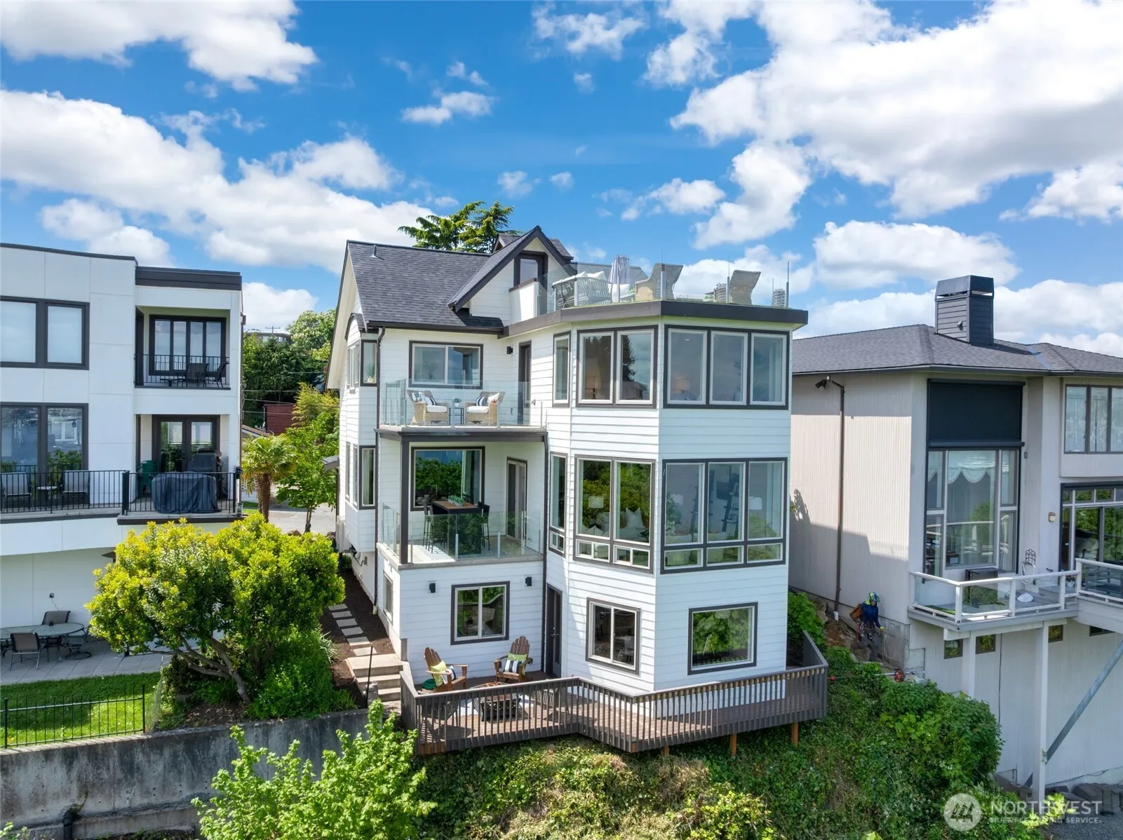 Property photo for 1428 Palm Avenue Sw, Seattle photo 3