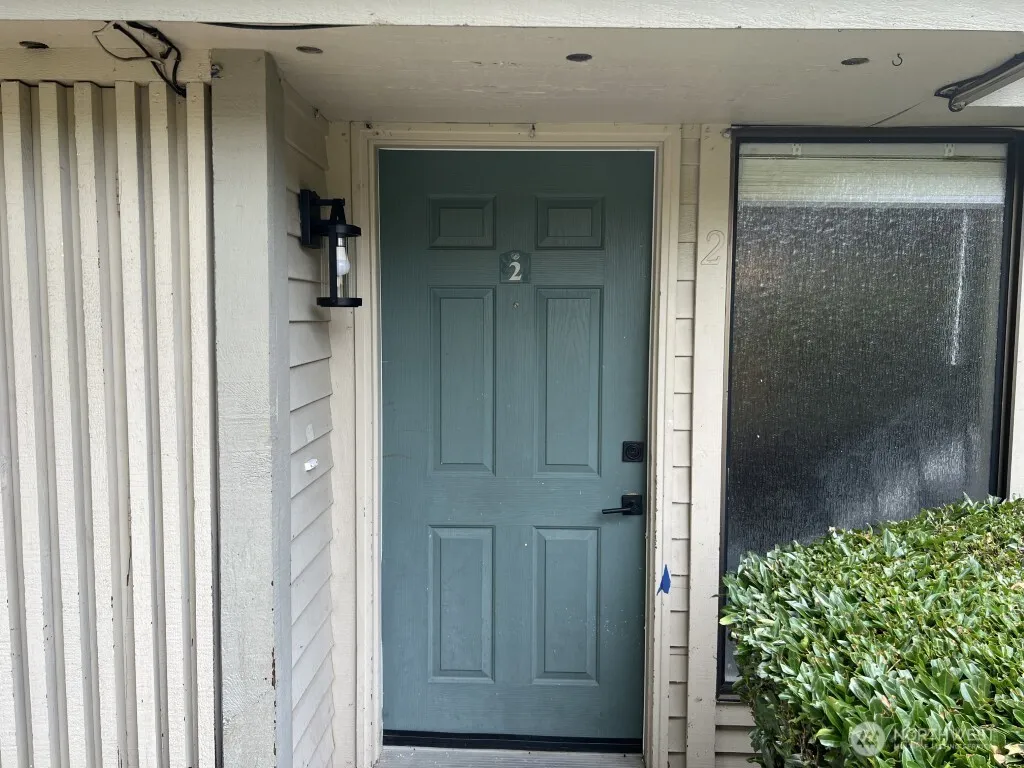 Property photo for 14309 Ne 7th Place #2, Bellevue photo 2