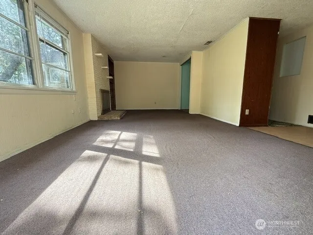 Property photo for 12018 Sand Point Way Ne, Seattle photo 3