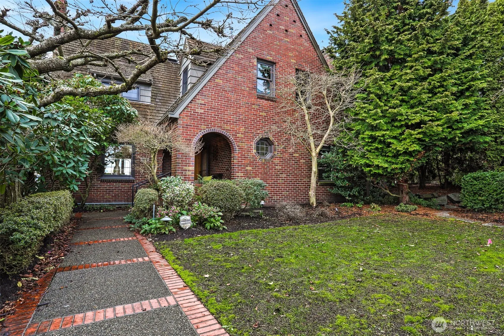 2301 Rosemont Place W, Seattle