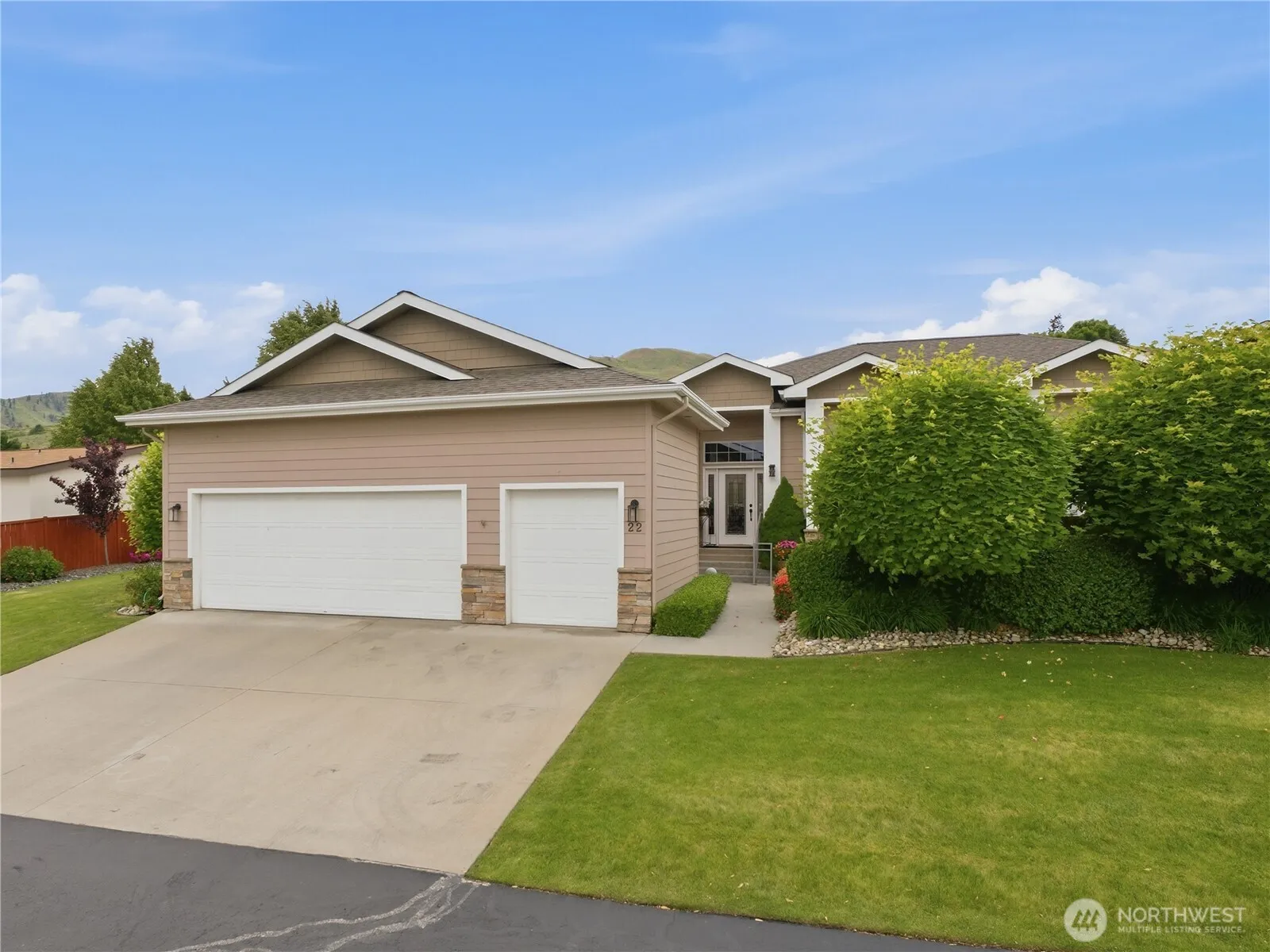 Property photo for 1845 Maple Street #22, Wenatchee photo 3
