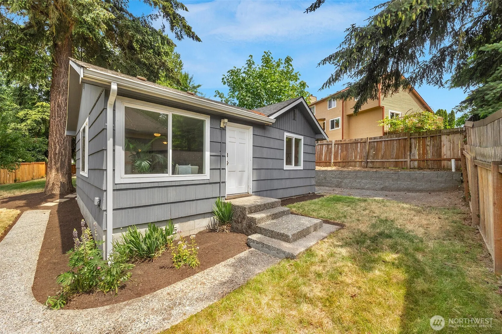 Property photo for 17806 83rd Place Ne, Kenmore photo 3