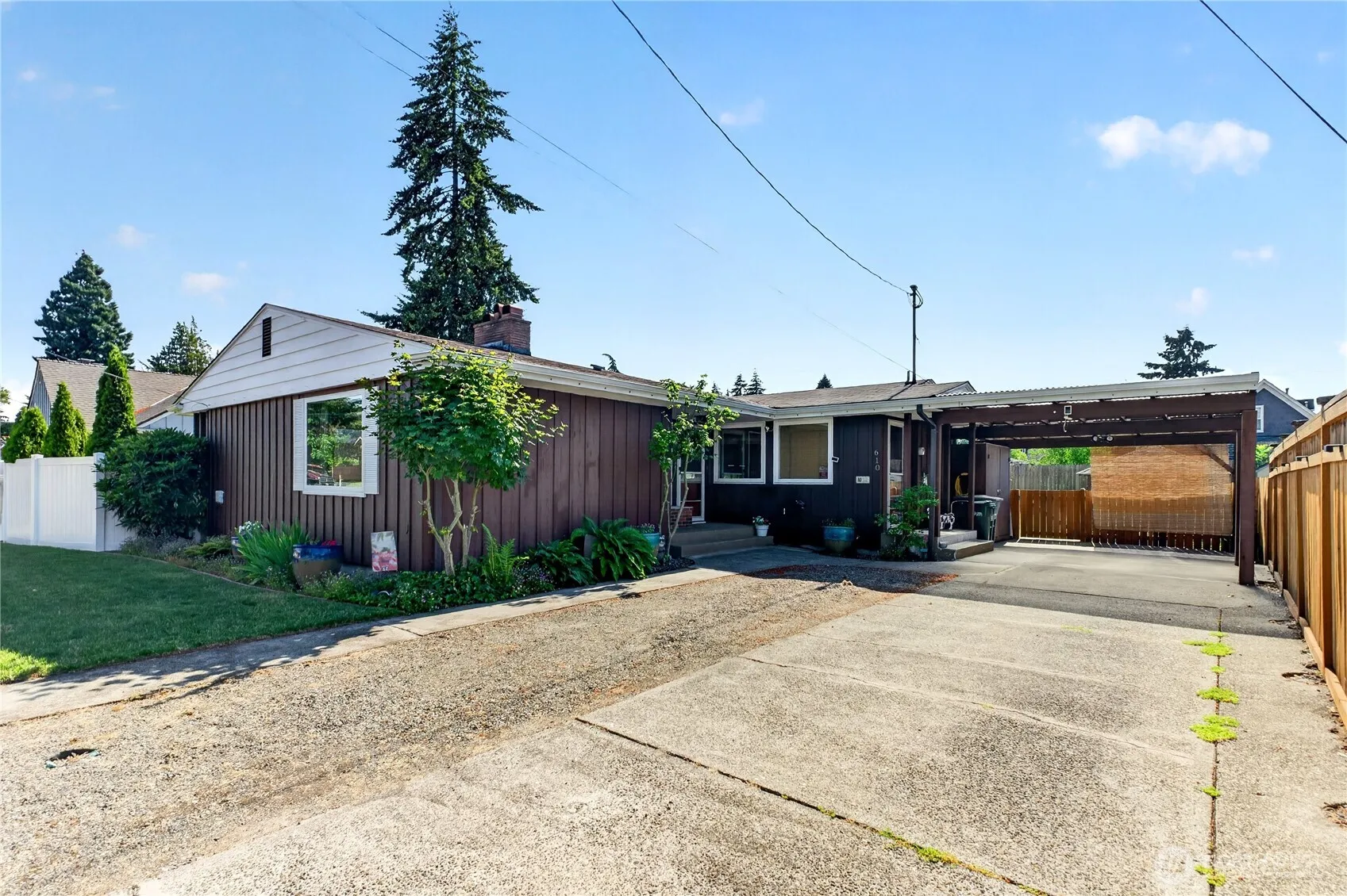 Property photo for 610 4th Street Ne, Puyallup