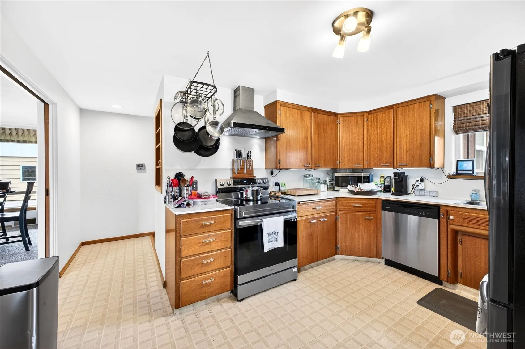 Property photo for 610 4th Street Ne, Puyallup photo 5
