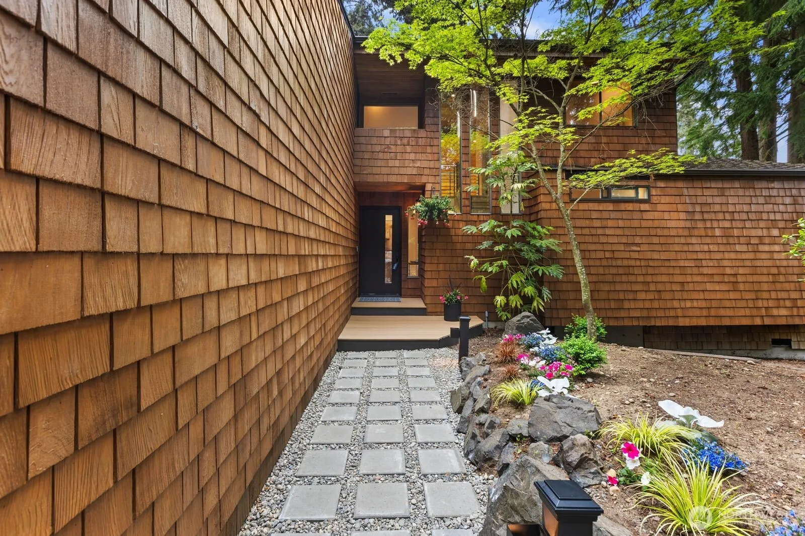 Property photo for 11730 Clearview Dr, Edmonds
