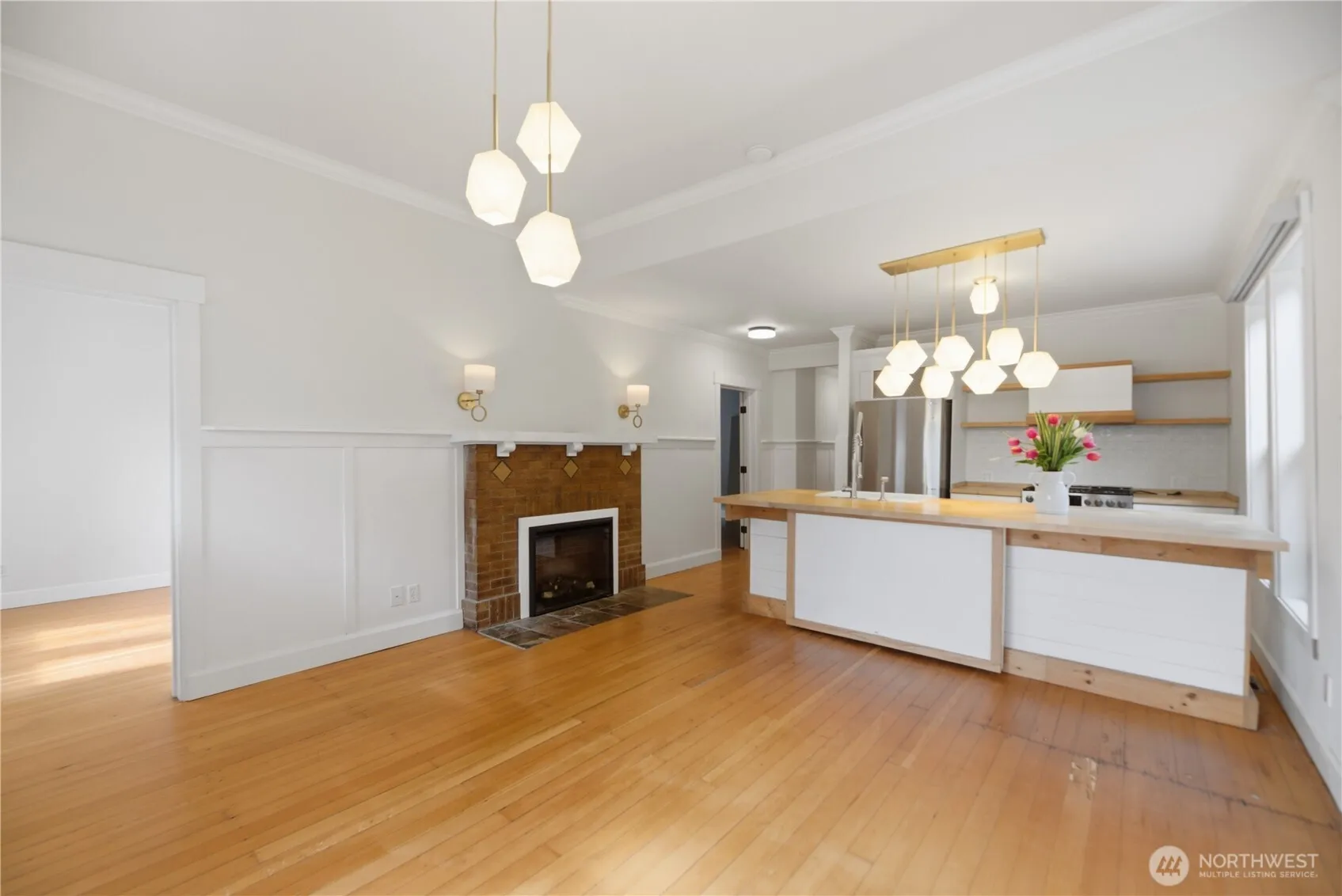 Property photo for 145 Park Avenue N, Renton photo 3